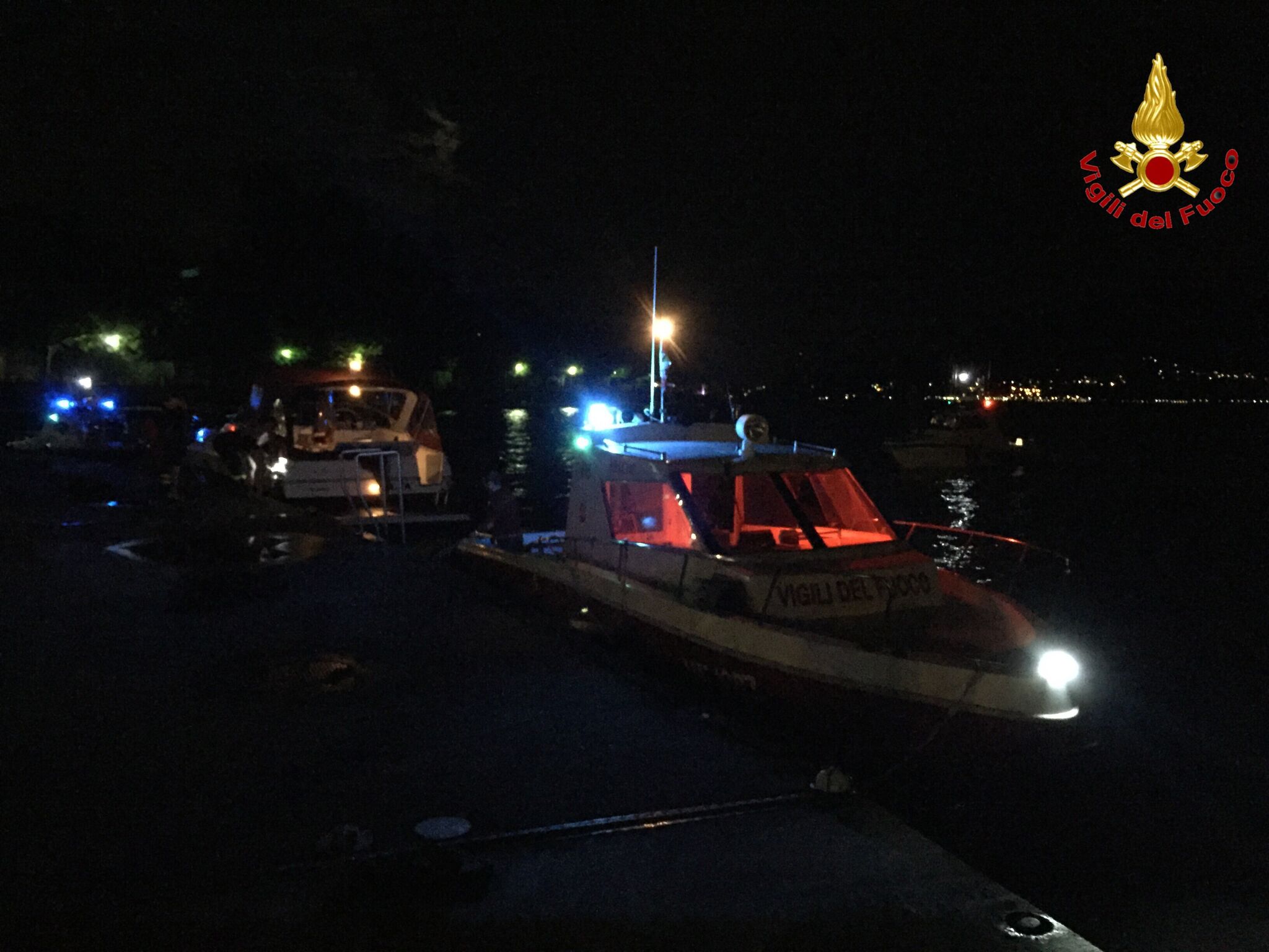 Porto Valtravaglia: ieri notte yacht alla deriva nelle acque del lago. Tratto in salvo un uomo