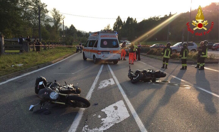 Rancio Valcuvia, scontro tra due moto. Due i feriti, interviene l'elisoccorso