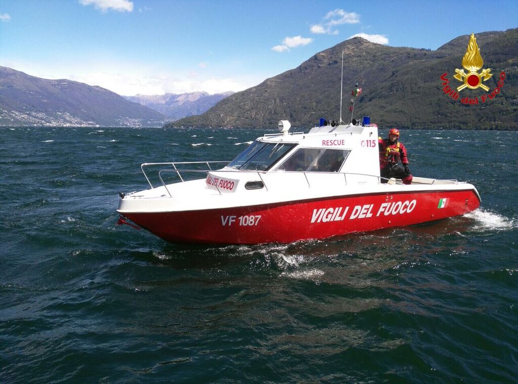 Tra velisti e windsurfisti anche oggi diversi interventi dei VdF sul lago Maggiore