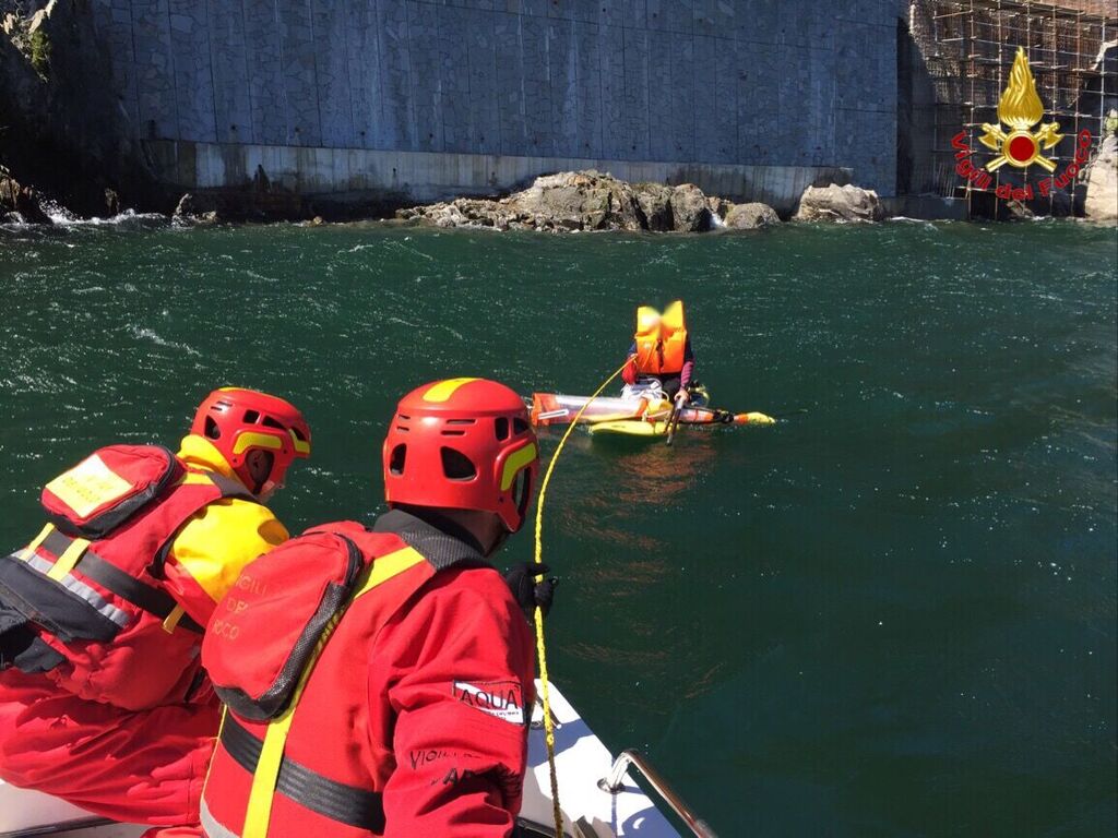 Tra velisti e windsurfisti anche oggi diversi interventi dei VdF sul lago Maggiore
