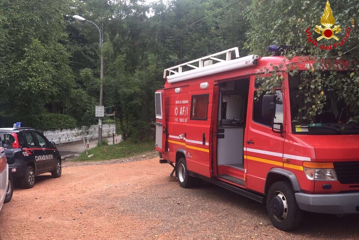 Ganna, due anziani si perdono nel bosco. In corso le ricerche anche con l'elicottero