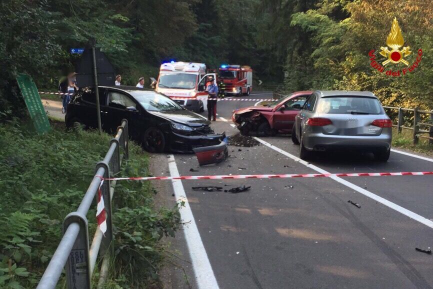 Luino, scontro tra tre auto nei pressi della Diga di Creva. Quattro persone coinvolte