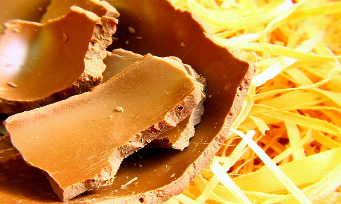 Uovo di Pasqua, una tentazione da "smaltire": corsa, nuoto o bici, quanto serve per compensare le calorie del cioccolato